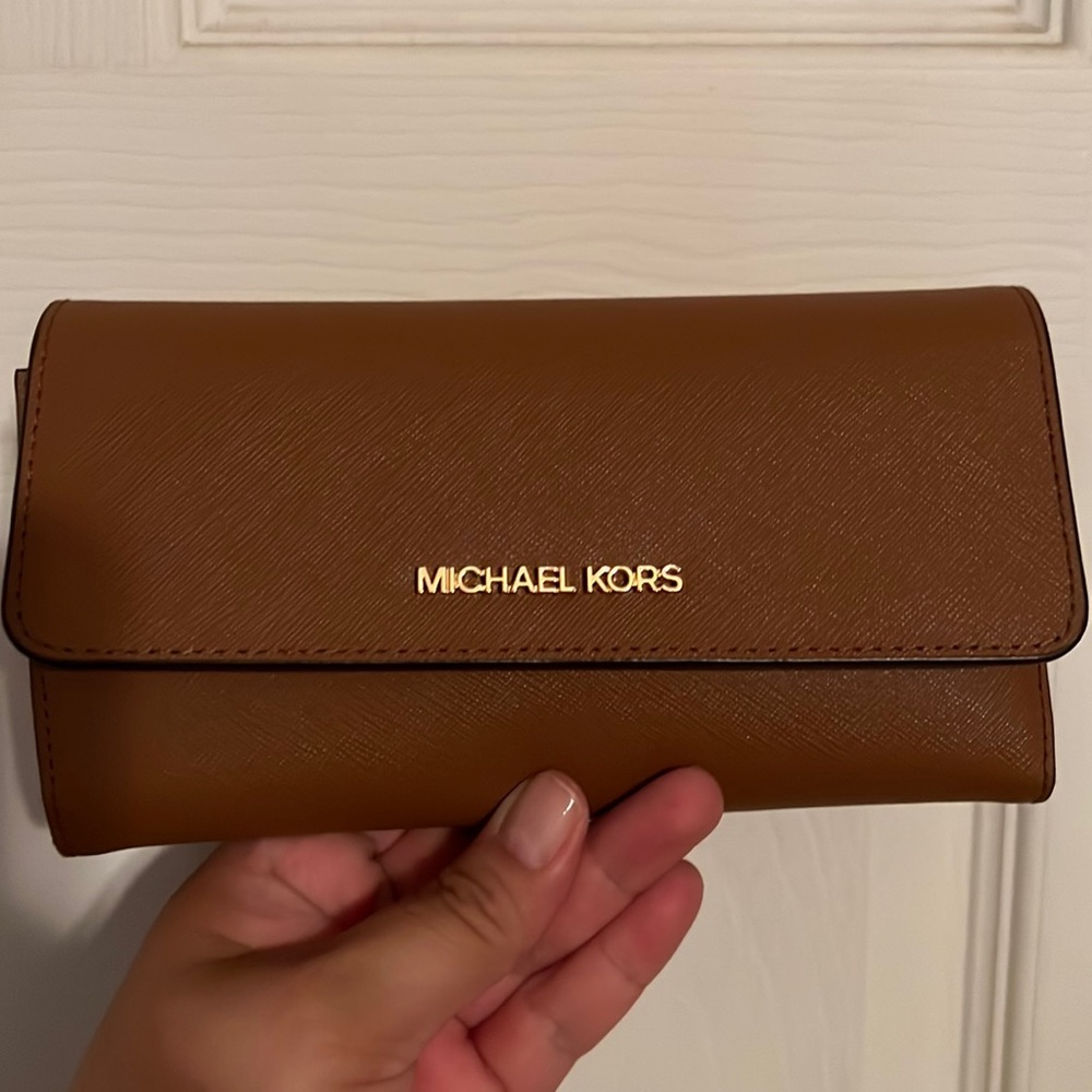Michael Kors Women's Jet Set Travel Large Trifold Wallet 35S8GTVF7L